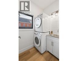 215 WINSTANLEY Street - 31