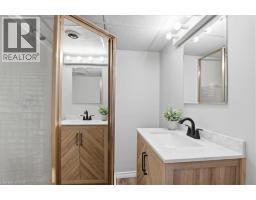 111 SELKIRK Drive - 26