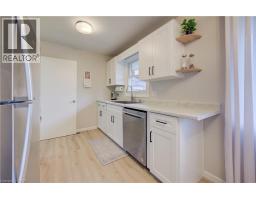 17 HIPEL Avenue - 13