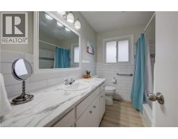 17 HIPEL Avenue - 22