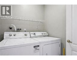 98 BEASLEY Crescent - 16