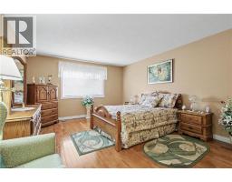 98 BEASLEY Crescent - 17