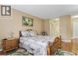 98 BEASLEY Crescent - 18