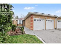 98 BEASLEY Crescent - 2