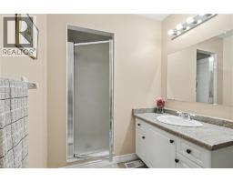 98 BEASLEY Crescent - 23