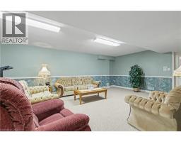 98 BEASLEY Crescent - 24