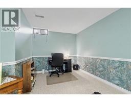 98 BEASLEY Crescent - 26