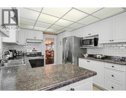 98 BEASLEY Crescent - 9