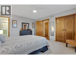 35 SOUTHVIEW Crescent - 33