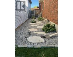 35 SOUTHVIEW Crescent - 38