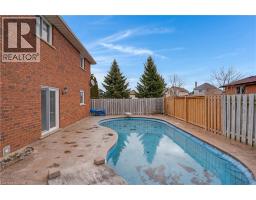 35 SOUTHVIEW Crescent - 43