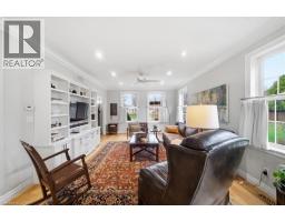 653 GLEN MORRIS Road W - 20