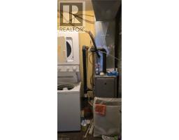 16 COLUMBIA Street W - 14