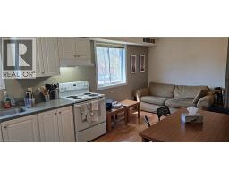 16 COLUMBIA Street W - 3