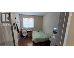 16 COLUMBIA Street W - 4