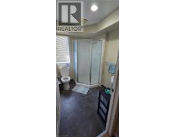 16 COLUMBIA Street W - 5