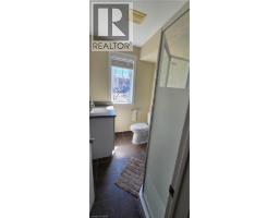 16 COLUMBIA Street W - 9