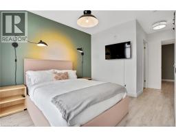 15 GLEBE Street UnitNo. 802 - 13