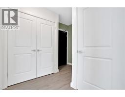 15 GLEBE Street UnitNo. 802 - 22