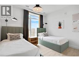 15 GLEBE Street UnitNo. 802 - 27