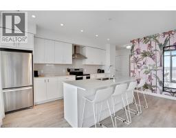 15 GLEBE Street UnitNo. 802 - 37