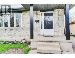 183 DINISON Crescent - 5