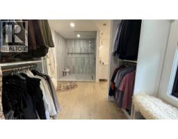 10118 JOHN Street - 11