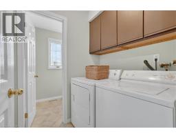 636 GRANGE Crescent - 22