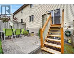 636 GRANGE Crescent - 44