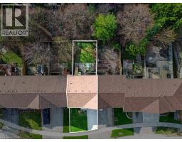 636 GRANGE Crescent - 46