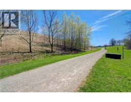 98 SHEA Crescent - 35