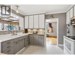 12 PARKVIEW Road - 13