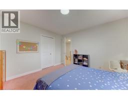 159 BURNETT Avenue - 25