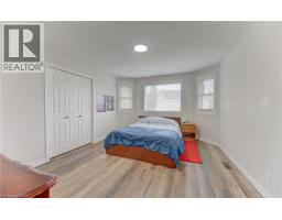 159 BURNETT Avenue - 26