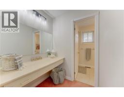 159 BURNETT Avenue - 31