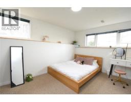 21 GLENGARY Crescent - 18