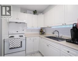 6 WALTON Avenue UnitNo. 206 - 20