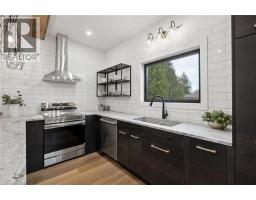 215 WINSTANLEY Street - 19