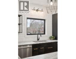 215 WINSTANLEY Street - 20