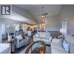 86 REGATTA Drive - 16