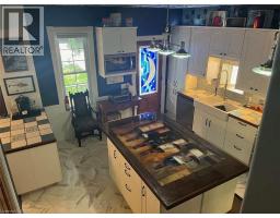 213 VIDAL Street S - 15