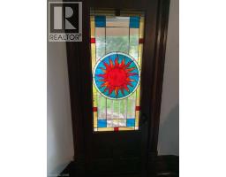 213 VIDAL Street S - 32
