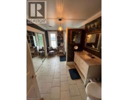 213 VIDAL Street S - 41