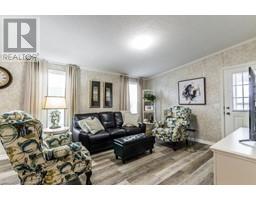 4 CRICKLEWOOD Crescent - 16