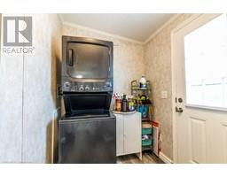 4 CRICKLEWOOD Crescent - 22