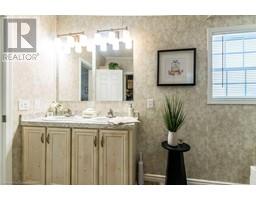4 CRICKLEWOOD Crescent - 23