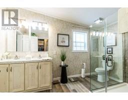 4 CRICKLEWOOD Crescent - 24