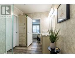 4 CRICKLEWOOD Crescent - 25