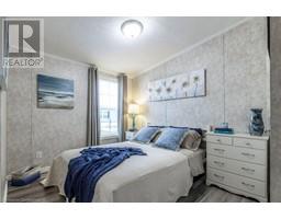 4 CRICKLEWOOD Crescent - 27