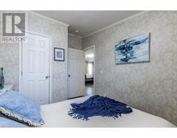 4 CRICKLEWOOD Crescent - 28